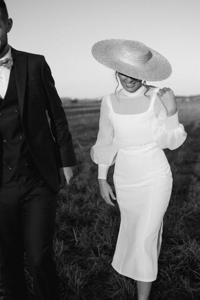 Robe de mariée moderne courte avec corsage en crépon de soie - Création sur mesure